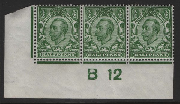 GB 1911 ½d die 2 deep green wmk crown B12(c) corner strip of 3, perf type 2, um