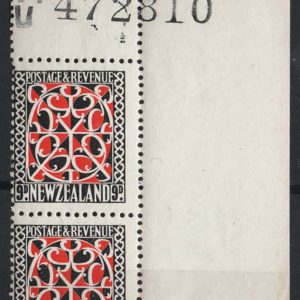 #936 New Zealand 1941 9d scarlet & black chalky paper p15x14 single wmk sg630 serial number cnr pair